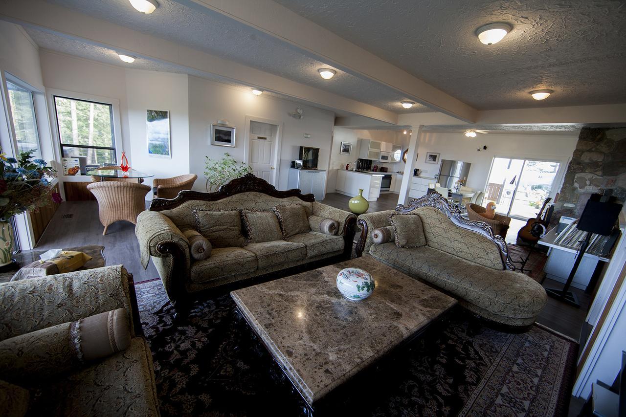 Bedwell Harbour Shangri-La Oceanfront Vacation Home מראה חיצוני תמונה