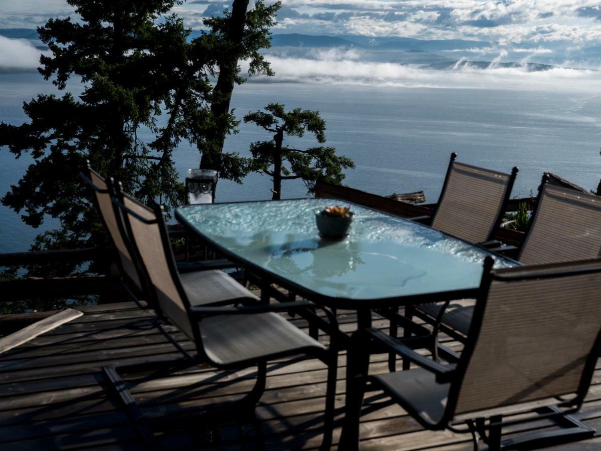Bedwell Harbour Shangri-La Oceanfront Vacation Home מראה חיצוני תמונה