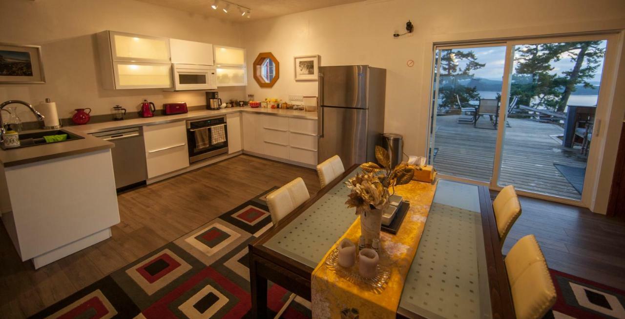 Bedwell Harbour Shangri-La Oceanfront Vacation Home מראה חיצוני תמונה